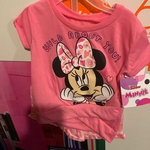 Girls/Toddler Minnie Mouse 12 months outfit/shorts set